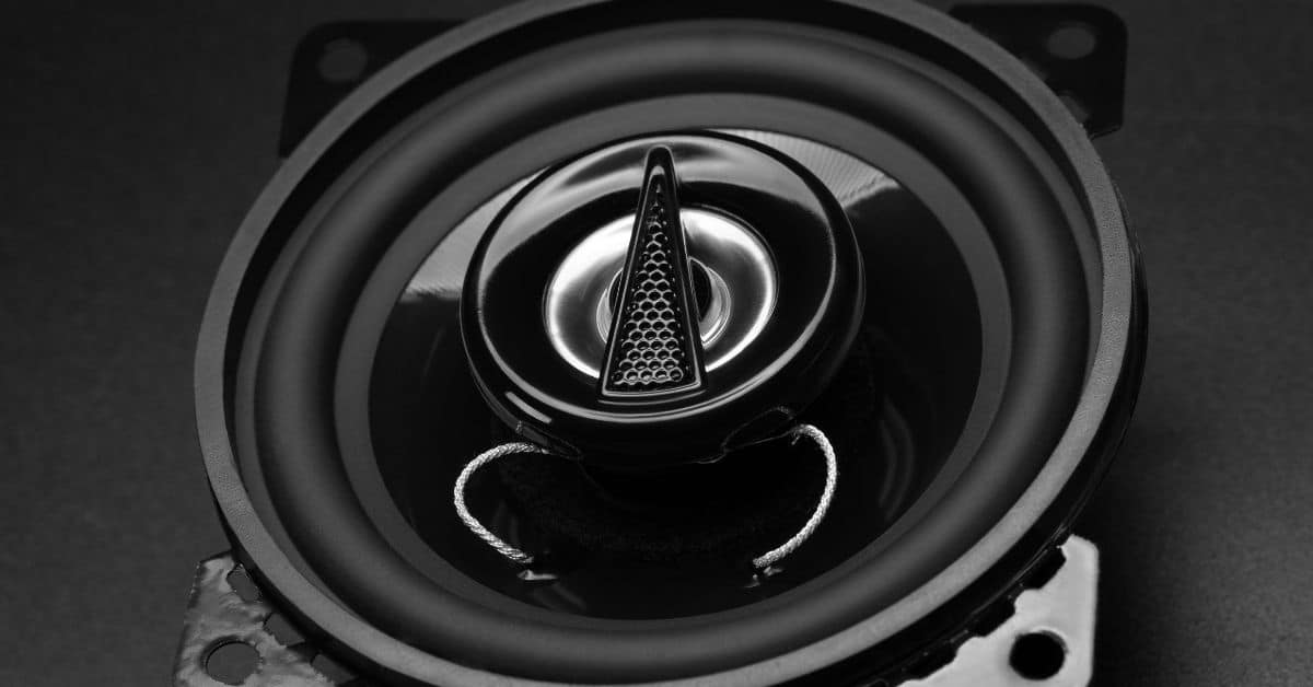 Was ist ein 2 Wege Lautsprecher im Auto?