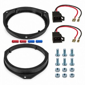 Kunststoff-Lautsprecherringe für Fiat 500 Fronttüren mit Adapterkabeln und roten und blauen Quetschverbindern für Frequenzweichen.