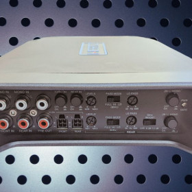 Radio ab Werk mit Endstufe verbinden – So verbessern Sie den Sound