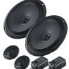 Große Auto-Lautsprecher mit Verstärkern und Zubehör für hochwertigen Klang.