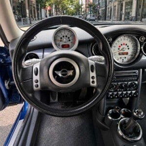BMW Mini R50 Cockpit mit Radio und Lenkradfernbedienung