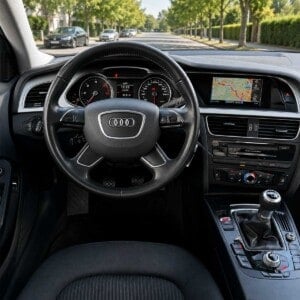 Audi A4 B8 Cockpit mit originalem Audi Multimedia Radio und Navigationsdisplay 2007 bis 2016