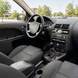 Ford Mondeo Cockpit Typ B4Y B5Y mit originaler Mittelkonsole und Radioeinbaubereich