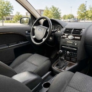 Ford Mondeo Cockpit Typ B4Y B5Y mit originalem Radio und Mittelkonsole