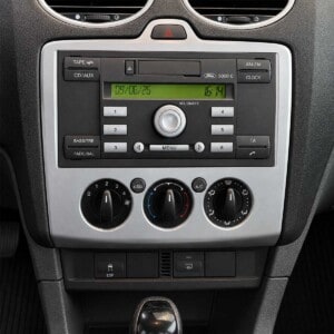 Ford Focus MK2 Radio 5000C 6000CD 6006CD 2004-2011 mit originaler Mittelkonsole