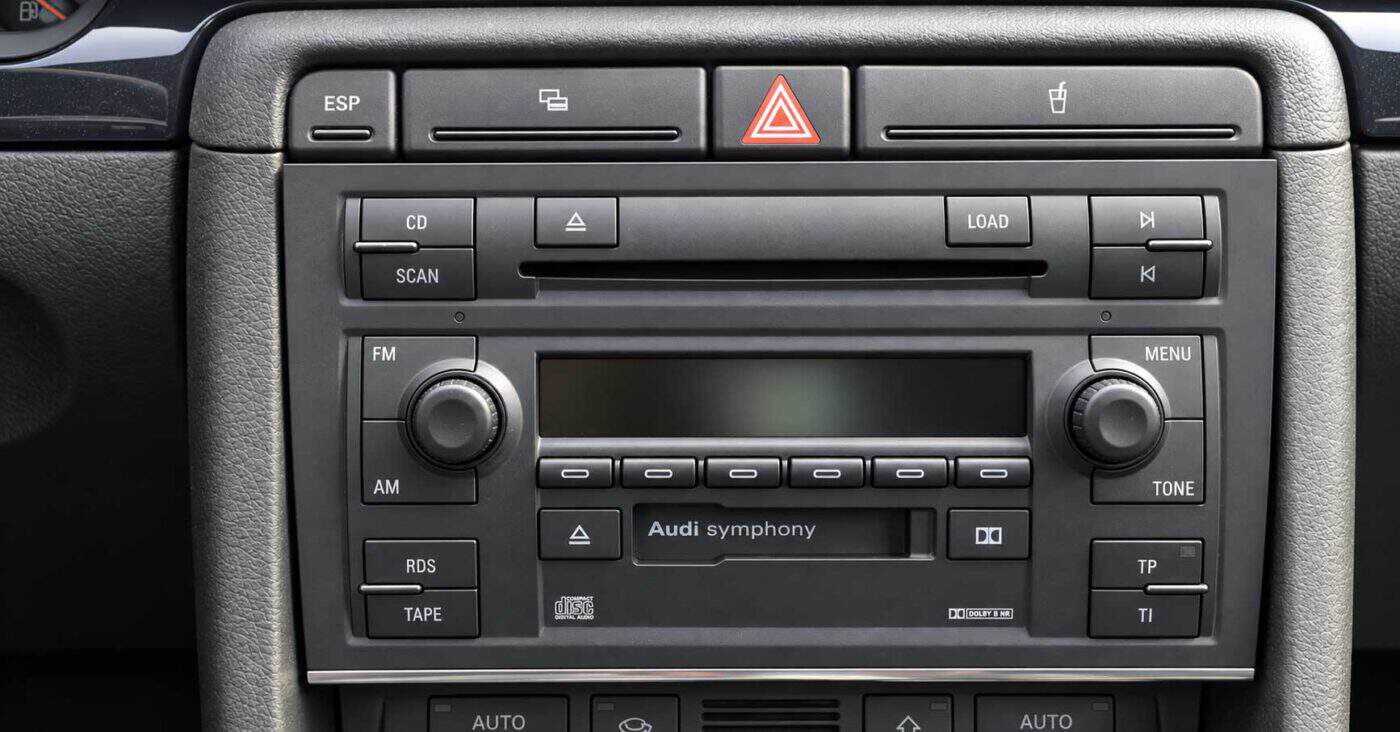 Audi A3 8P Frontansicht Symphony Radio II CD Cassettenradio