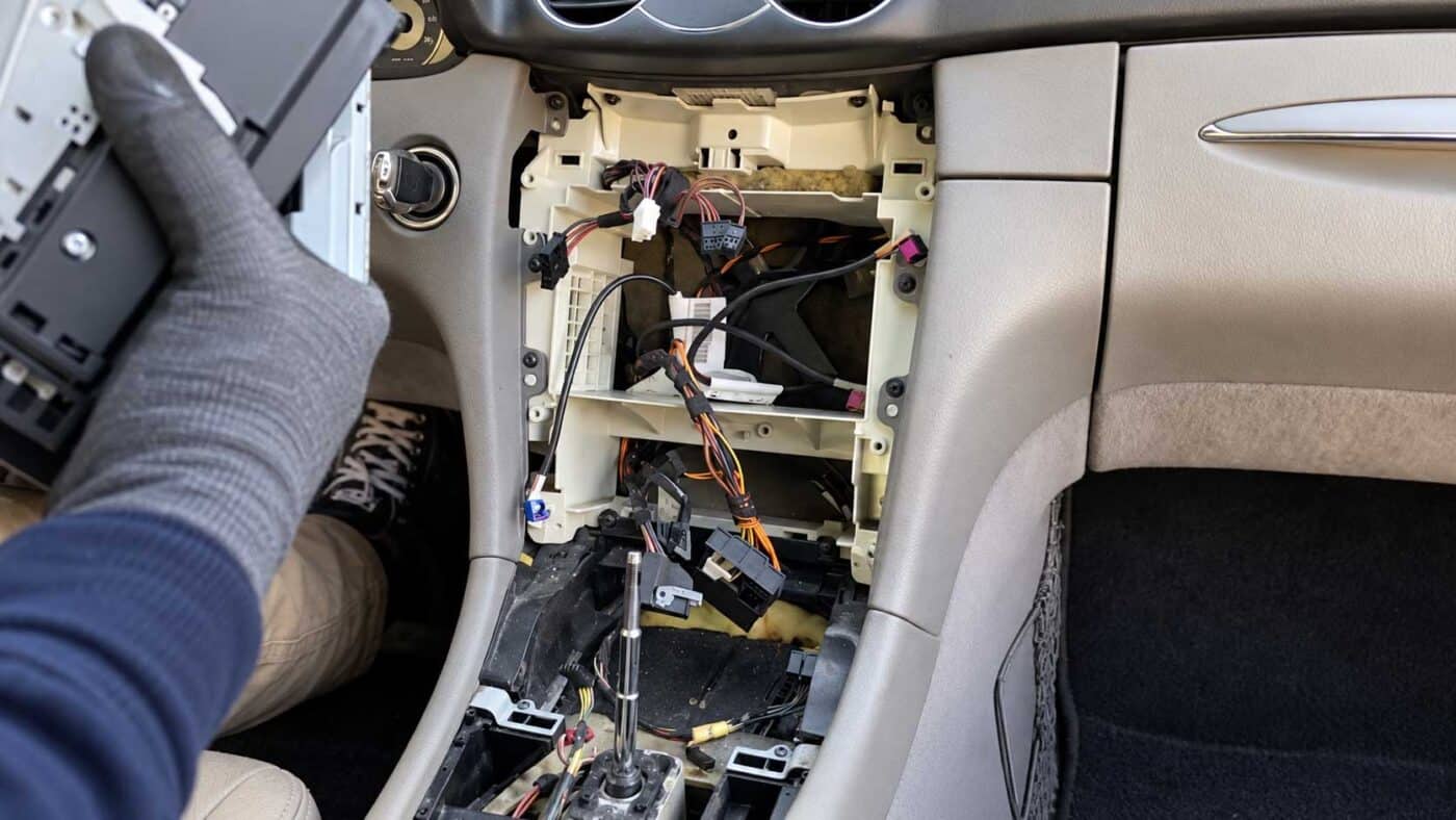 Ausgebaute Mittelkonsole Mercedes C CLC CLK Radio Klima Bedienteile