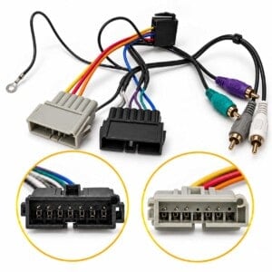 Radioadapter für Chrysler LeBaron und Vision mit ISO-Stromanschluss, vier Cinch-Steckern, Fahrzeugsteckern und Massekabel mit Ringöse.