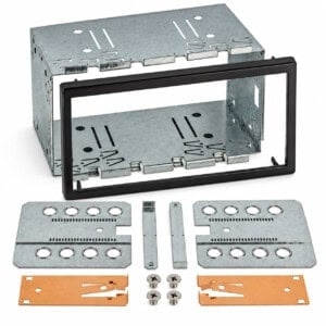 Schwarze 2-DIN-Radioblende mit Blechkasten, Befestigungswinkeln und Schrauben für passende Citroen-, Fiat-, Peugeot- und Toyota-Modelle.