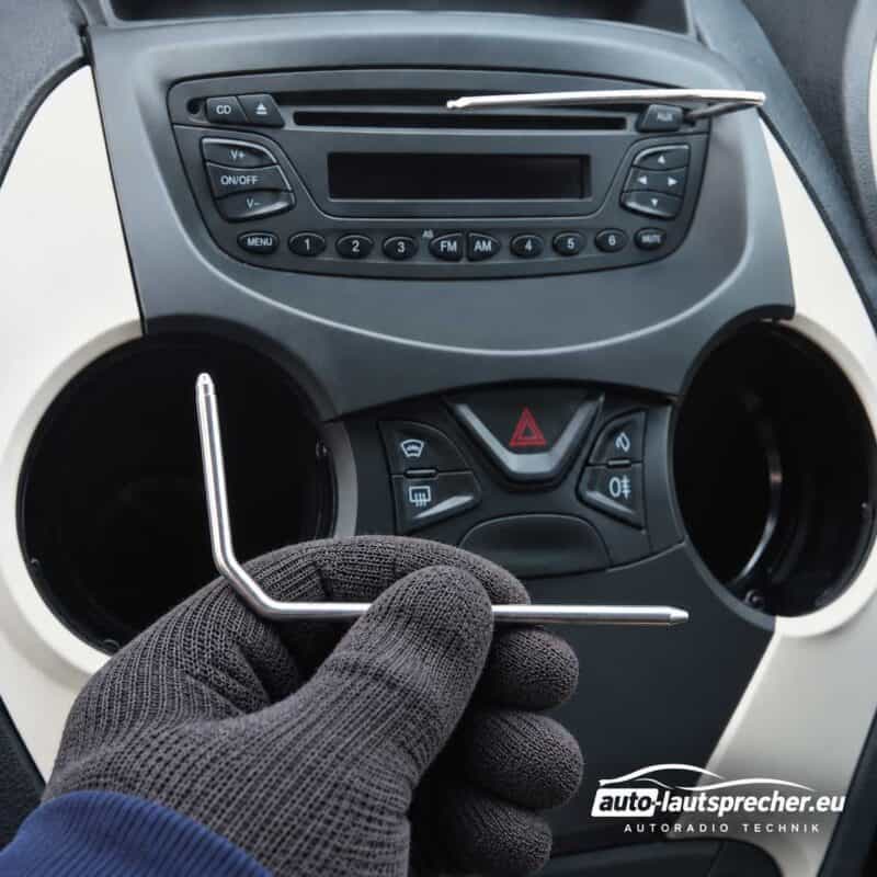 Entriegelungsbuegel fuer Ford KA RU8 Radio