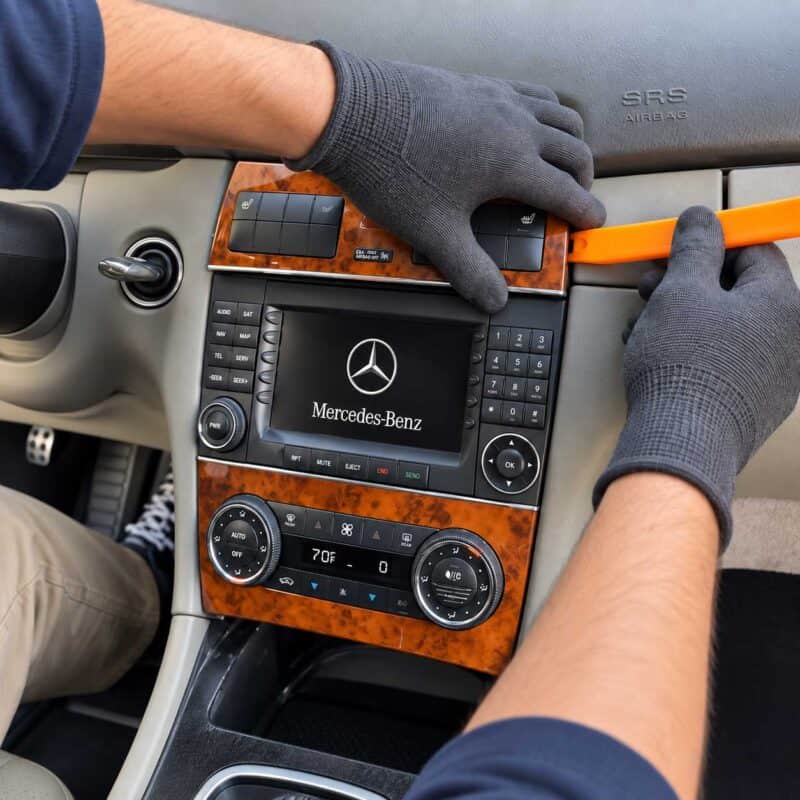Mercedes C CLK CLC obere Einheit der Mittelkonsole aushebeln mit Kunststoffhebel