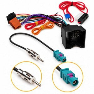 Radioadapterset für Mercedes R, SL, SLK und Sprinter mit 40-Pin-Quadlock auf ISO, Fakra auf DIN und abgesicherter Zündplusleitung.