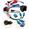 52-Pin-ISO-Radioadapter für Skoda Rapid, Superb und Yeti mit Diversity-Antennenadapter, Zündplus-Abgriff und zwei Sicherungen.