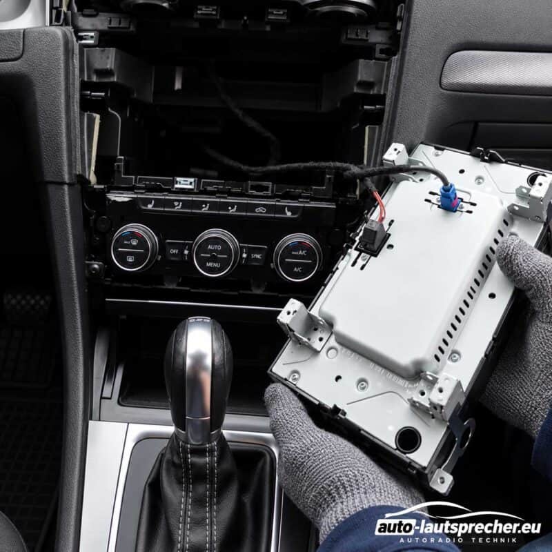VW Golf VII VW Discover Pro Main Unit MIB1 Bildschirm entfernen