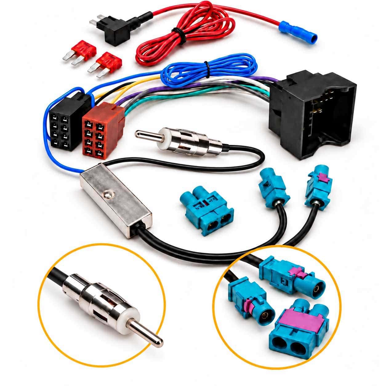 Radioadapter-Set für VW T6, T6.1, T-Roc und Tiguan II mit 52-Pin-Quadlock auf ISO, DIN-Diversity-Antennenadapter und Zündplus-Kabel mit Sicherungsabgriff.